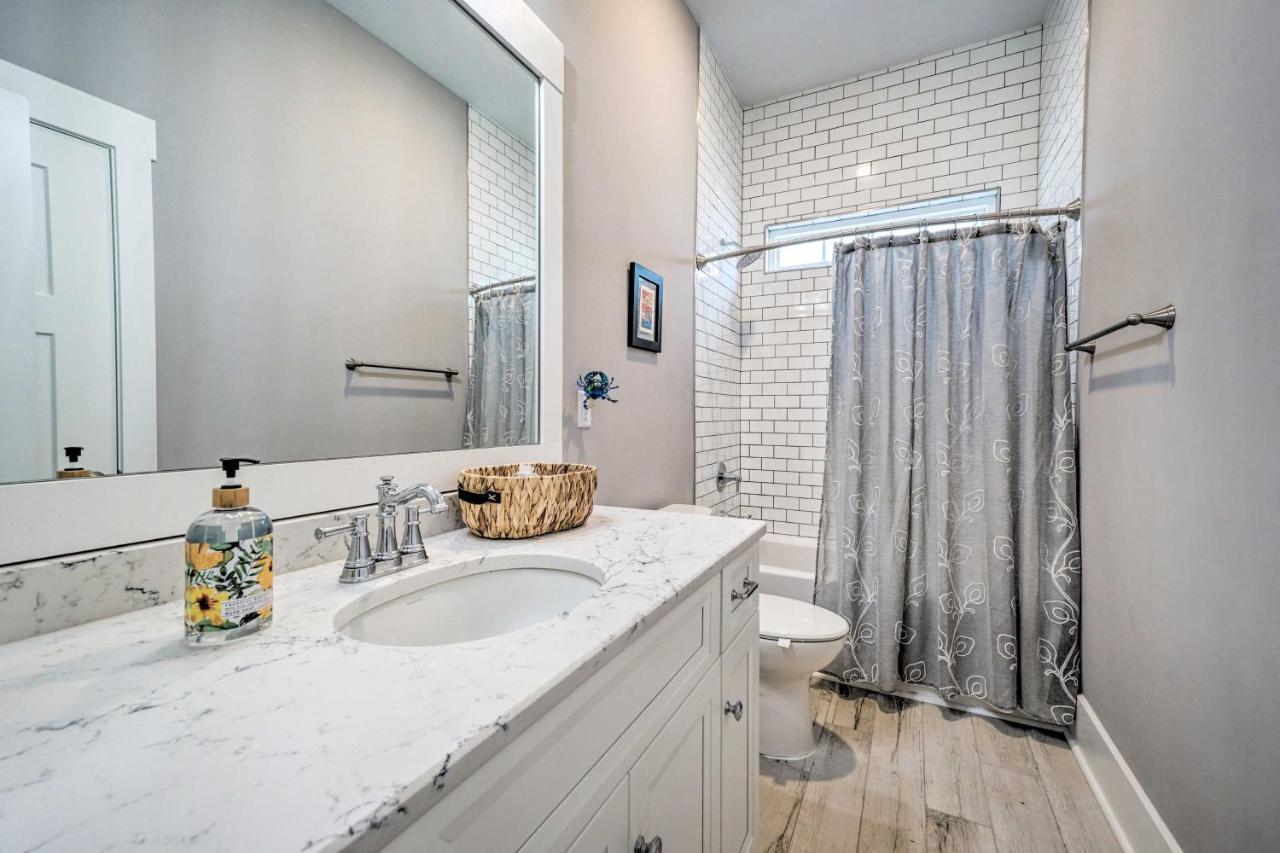 Bright Coastal Abode With Porch And Beach Access! Кароліна-Біч Екстер'єр фото